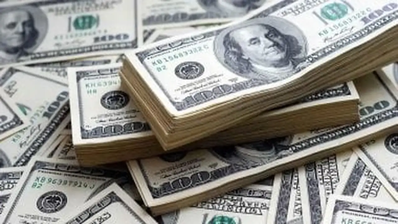 تراجع سعر الدولار أمام الجنيه في البنوك خلال تعاملات يوم الاثنين 4 مايو 2026